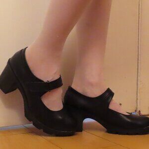 "Fashion" (Made in China):Black Leather Platform Mary Janess, size unkown (8.5?)